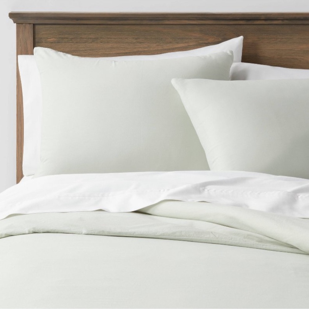 Threshold Washeed cotton sateen Duvet cover and set of shams SAGE